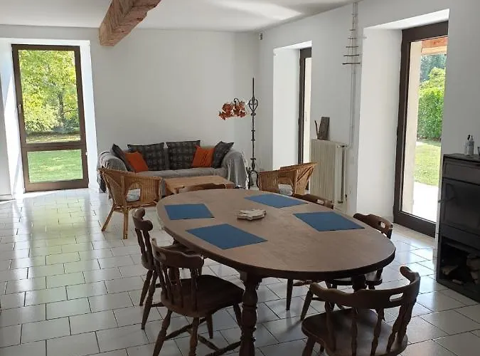 Maison Rustique Pyreneenne, Vue Sur Les Montagnes